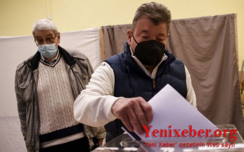 В Болгарии правящая партия побеждает на парламентских выборах: