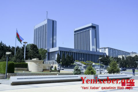 В Милли Меджлисе начались обсуждения пакета бюджета на 2022 год