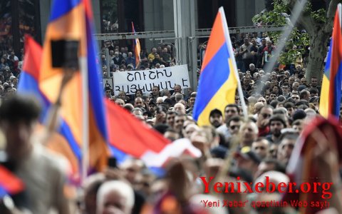 СНБ Армении обвинила оппозицию в планах захватить здание парламента