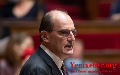 Премьер Франции в понедельник подаст президенту прошение об отставке