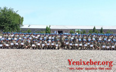 Азербайджанские военнослужащие, окончившие курс коммандос, получили сертификаты