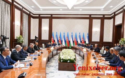 Состоялась встреча президентов Азербайджана и Узбекистана в расширенном составе