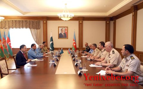 Закир Гасанов встретился с командующим ВВС Пакистана