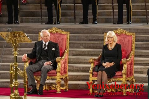 Британский король и его супруга решили не переезжать-