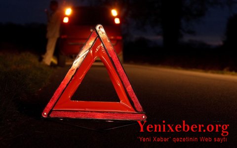 В Хыналыге автомобиль съехал в овраг, погиб пассажир