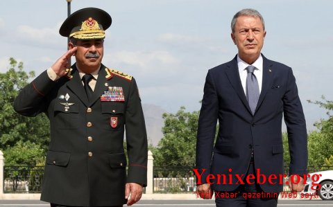 Министр обороны Азербайджана выразил соболезнования турецкому коллеге