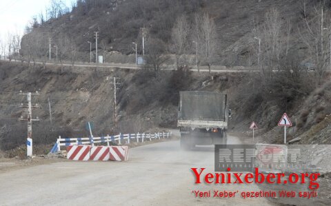 По дороге Ханкенди-Лачын беспрепятственно проехали еще два автомобиля миротворцев