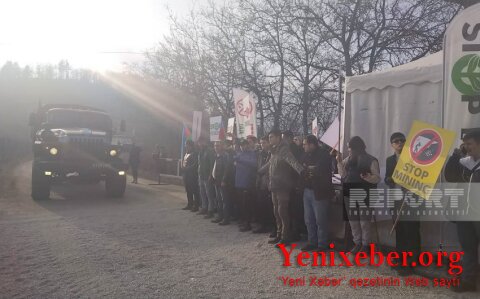 Еще 4 автомобиля миротворцев беспрепятственно проехали из Лачына в Ханкенди