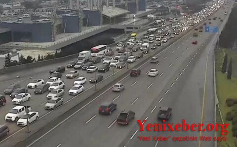 На этих улицах Баку затруднено движение транспорта -