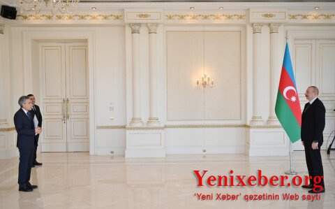 Президент Ильхам Алиев принял верительные грамоты новоназначенного посла Сан-Марино в нашей стране