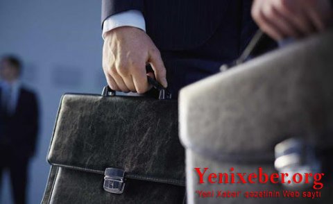 Azərbaycanda vəzifəli şəxs -