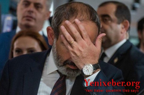 ÜÇ GÜC NAZİRİNİN BİR GÜNDƏ İSTEFASI... -