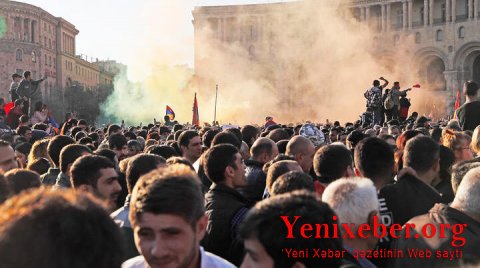 "Ermənistan dəlilər evidir" -