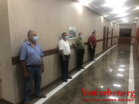 Əsgərilkdən qayıdan oğullarına-