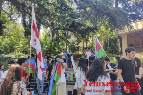 Gürcüstandakı səfirliyimiz qarşısında orduya dəstək aksiyası keçirilir