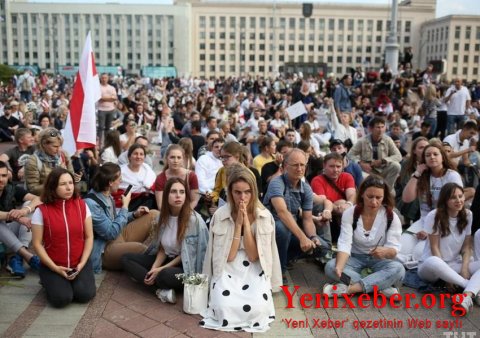 Minskdə aksiyaçılar etirazlarını davam etdirir-