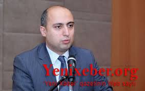 EMIN ƏMRULLAYEVIN MƏKTƏB DIREKTORU “MAKLERLIK EDIR”-