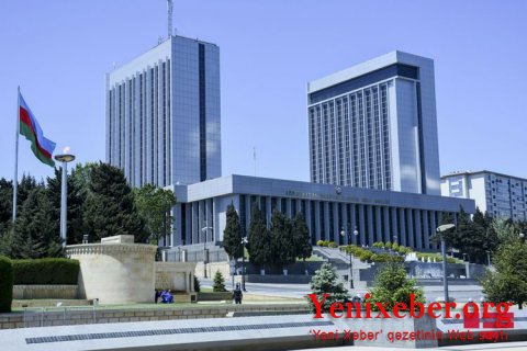 Deputatlar parlamentdə -