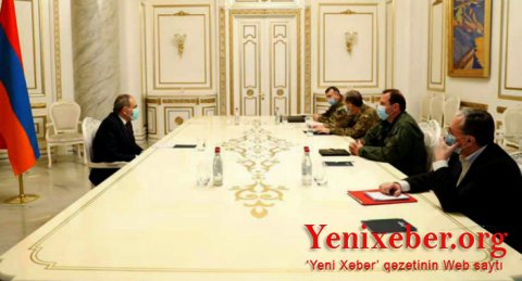 Paşinyan hərbi-diplomatik korpusu topladı - 