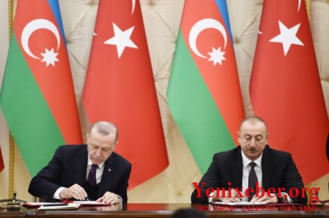 Azərbaycan-Türkiyə sənədləri imzalanıb -