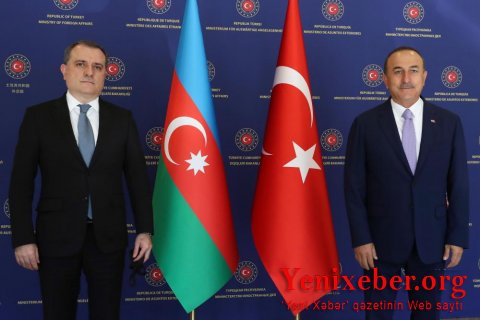 Ceyhun Bayramov Mevlüt Çavuşoğlu ilə Qarabağ bəyanatını müzakirə etdi