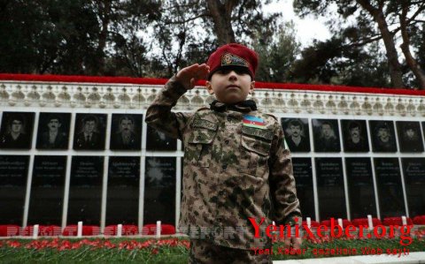 Azərbaycan xalqı 20 Yanvar şəhidlərinin xatirəsini yad edir -