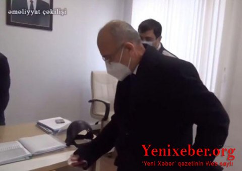 BAŞ HƏKİMİN KABİNETİNDƏN NƏLƏR ÇIXDI? - 