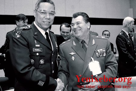 Yazova qarşı çıxıb marşal və nazir olan Şapoşnikov-