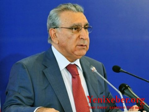 Ramiz Mehdiyev özünü öz yaratdığı mətbuatdan qorumağa çalışır