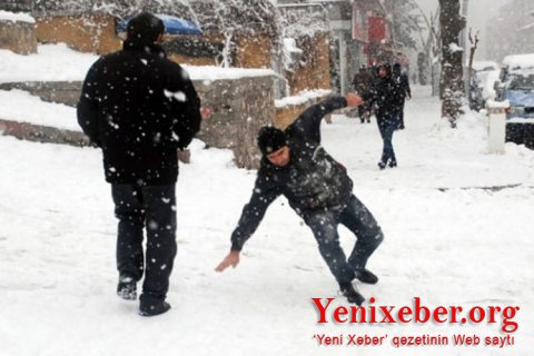 Bakıda buzda yıxılaraq xəsarət alanların sayı 39-a çatıb -
