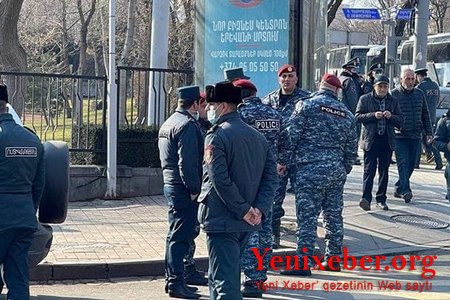 Ermənistanda HƏYƏCANLI ANLAR: SNAYPERLƏR GƏTİRİLDİ-