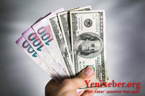 Elektron dollar yoldadır, manat isə hələ də yuxulayır