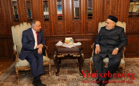 Allahşükür Paşazadə Əfqanıstanın yeni səfirinə xeyir-dua verib-