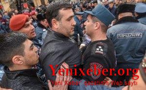 Ermənistanın Baş Prokurorluğu qarşısında toqquşmalar -
