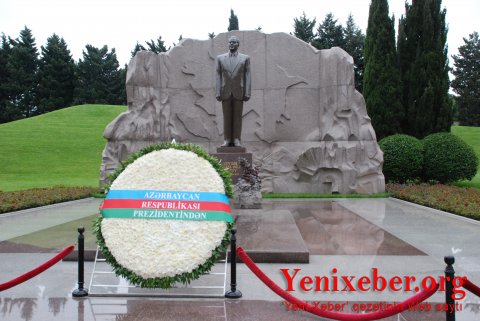 AHİK rəhbərliyi Fəxri xiyabana gedərək  -