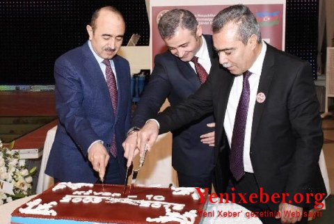 Əli Həsənovun şəxsi avtomobili ilə gətirilib kollektivə təqdim olunan Rövşən Məmmədovun Aztv-dəki fəaliyyəti –