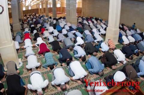 Bakıda bayram namazı qılınıb