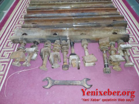 Dəmir yolundan oğurluq edən  -