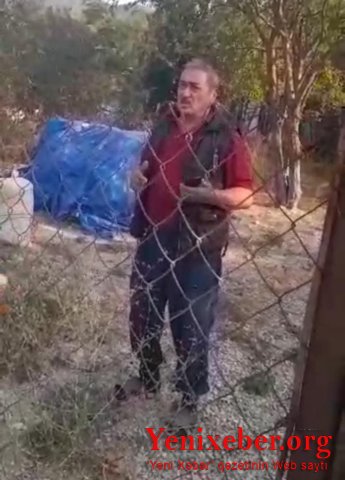 Xızıda yaşadığı ünvanı tərk edən -