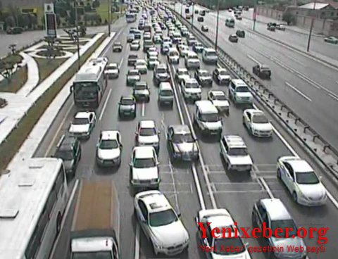 Paytaxtın bu küçə və prospektlərində tıxac var - 