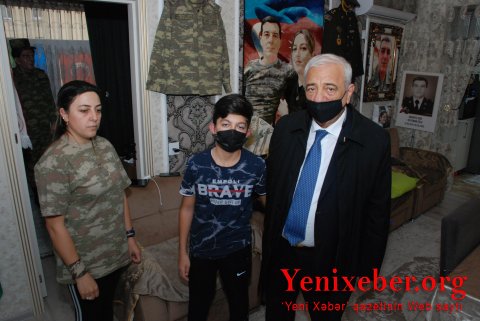 Səttar Möhbalıyev şəhid ailəsinə baş çəkib
