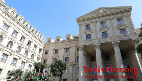 XİN nümayəndələri Gəncədə terror aktı qurbanlarının xatirəsini yad ediblər