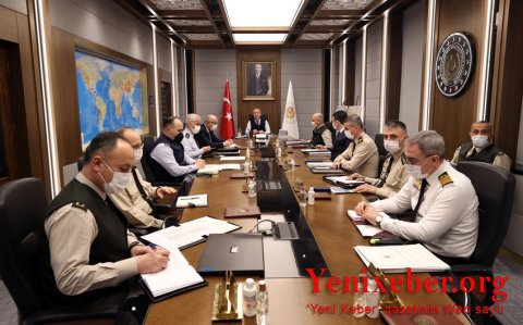 Hulusi Akar ordu komandirləri ilə Ukraynadakı durumu müzakirə edib