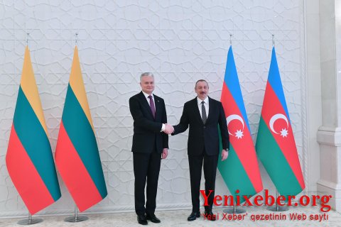 Azərbaycana səfər gələn Litva Prezidentinin rəsmi qarşılanma mərasimi olub -