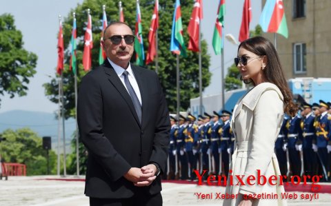 Milli Məclis Müstəqillik Günü münasibətilə İlham Əliyev və Mehriban Əliyevanı təbrik edib