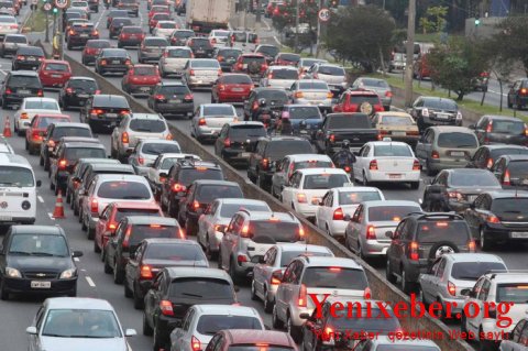 Paytaxtın bu küçələrində tıxac var-