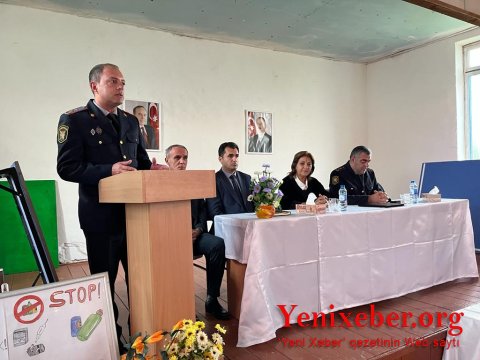 Qubada polis əməkdaşları şagirdlərlə görüş keçiriblər -
