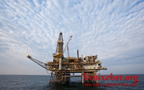 25 il bundan əvvəl “Çıraq” platformasından ilk neft əldə olunub