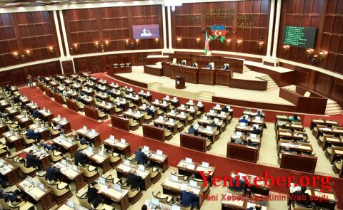 Milli Məclis yenidən toplaşır -
