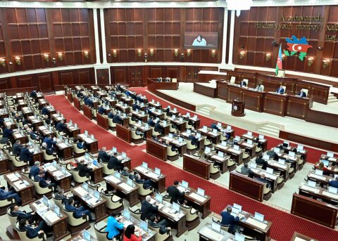 Azərbaycanda deputatlara yeni -